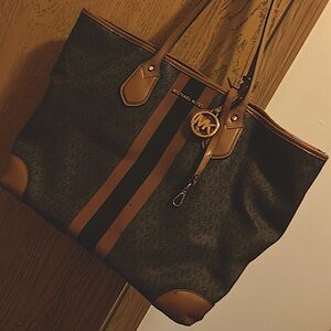 Michael Kors Tote Bag👜🌞